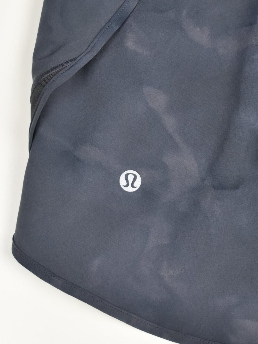 Lululemon Hotty Hot High-Rise Skirt in Diamond Dye Pitch Grey - 6 - Picture 5 of 7